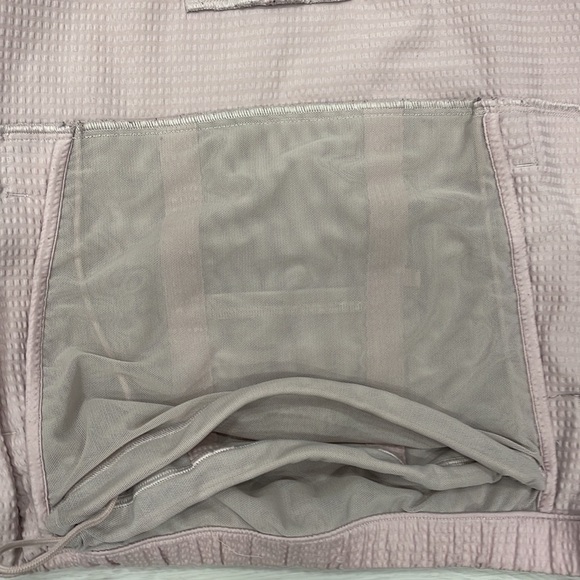 Lululemon Athletica 2020 Pack Light Pullover in Porcelain Pink - Picture 14 of 16